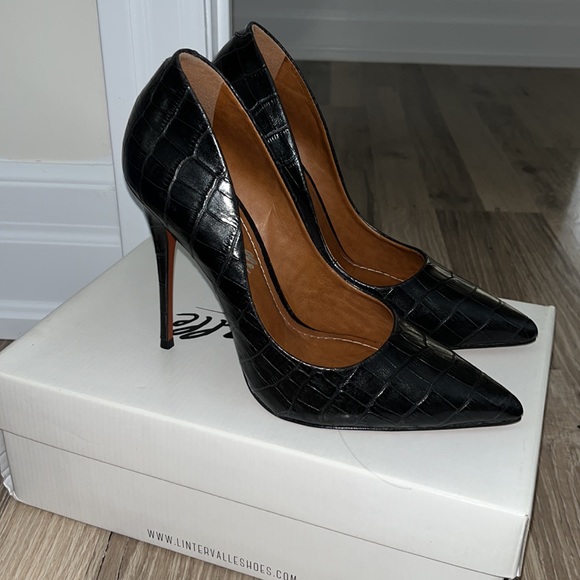 Black Stiletto Heels - Picture 2 of 4